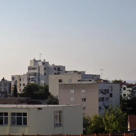 16 아파트 스플리트